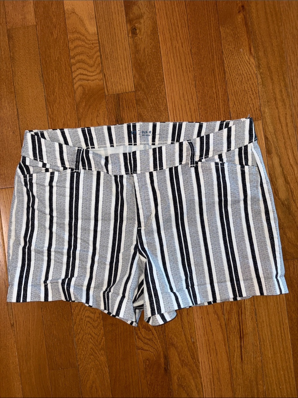 Old Navy Pixie Mid-Rise Striped Short - Black & White Size 12